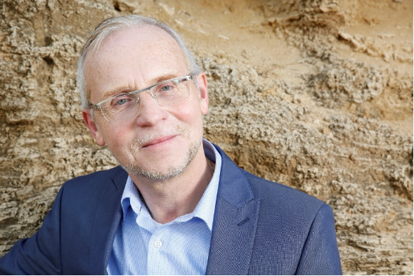 Portrait of Professor Thomas Römer